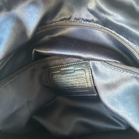 Coach NWOT Poppy Navy Denim Signature Optic Large Tote - Picture 10 of 14